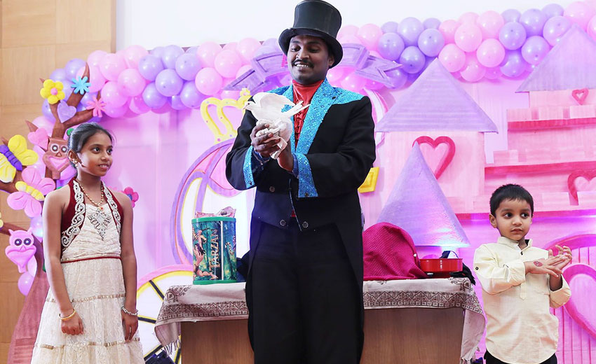 Magician For Birthday Party in Delhi